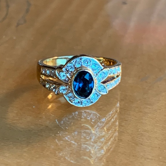 Ring - Picture 2 of 9